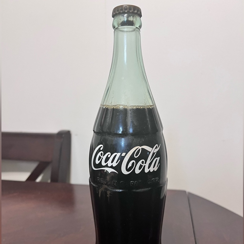 Vintage 26 oz Coke